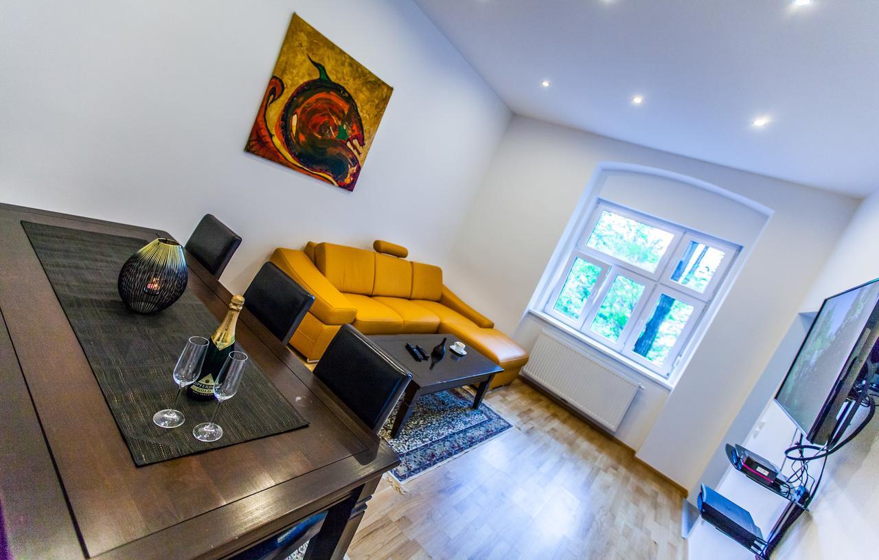 Market & Free Parking Apartament *