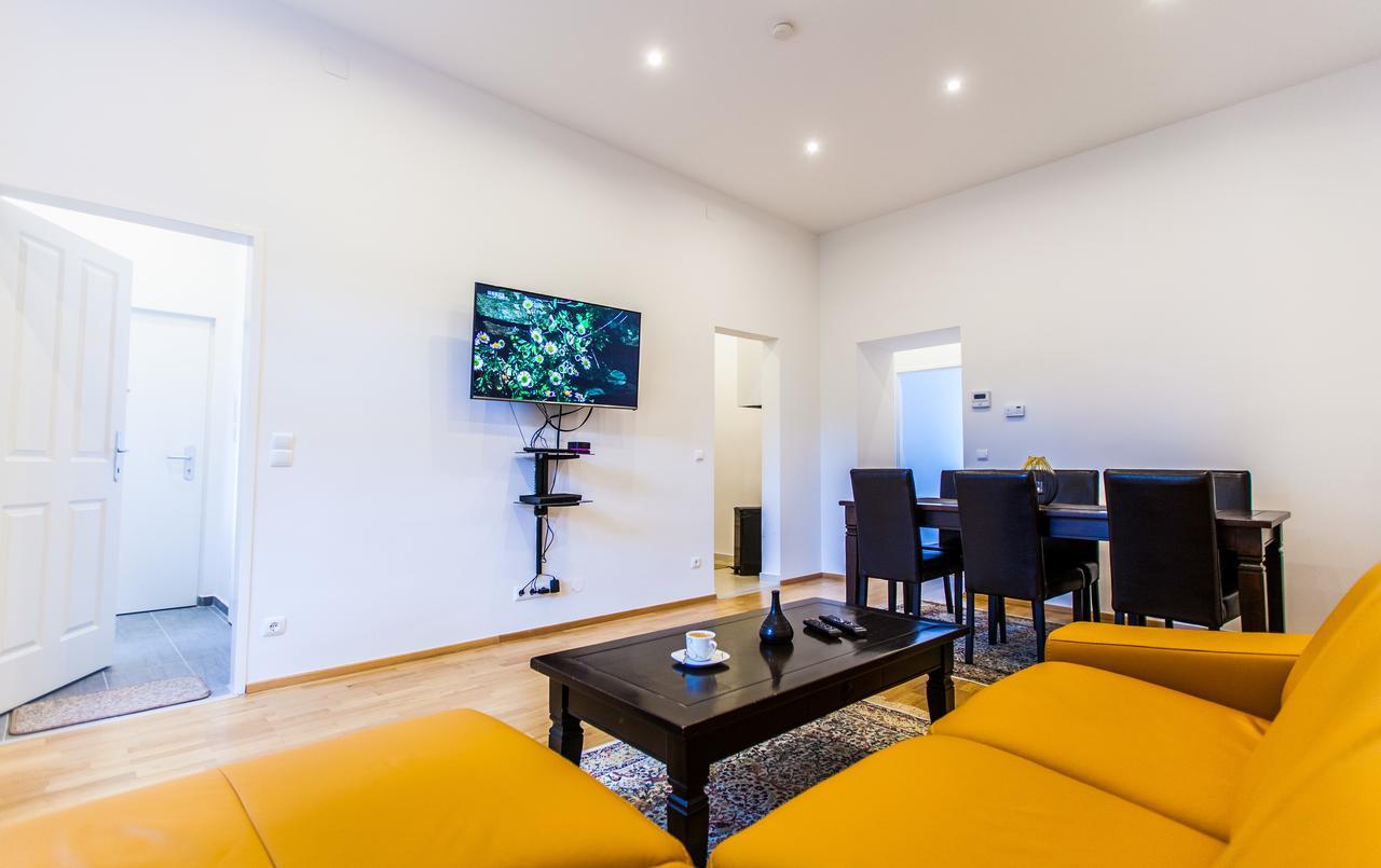 Market & Free Parking Apartament *