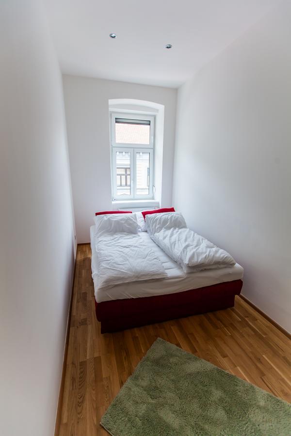 Market & Free Parking Apartament